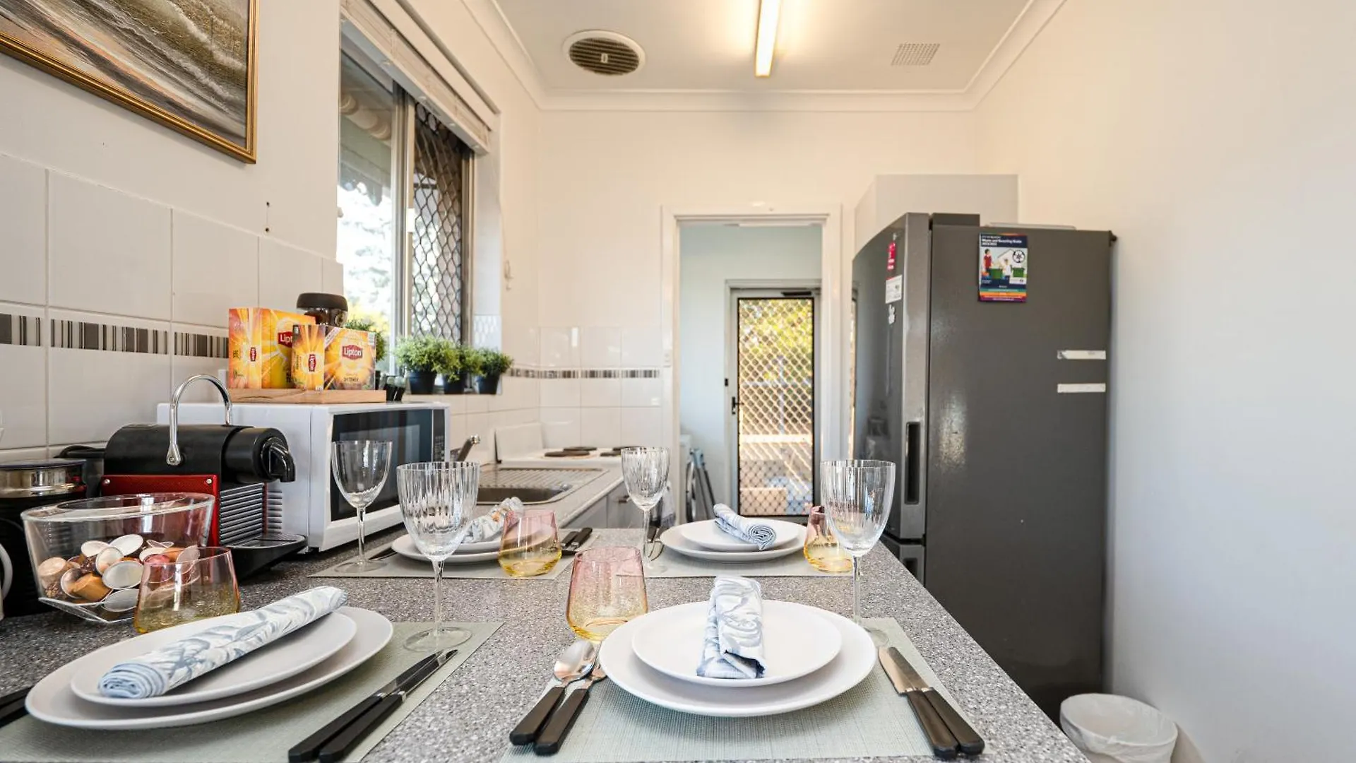 2B Cozy House Near The Airport Villa Perth Feriehus